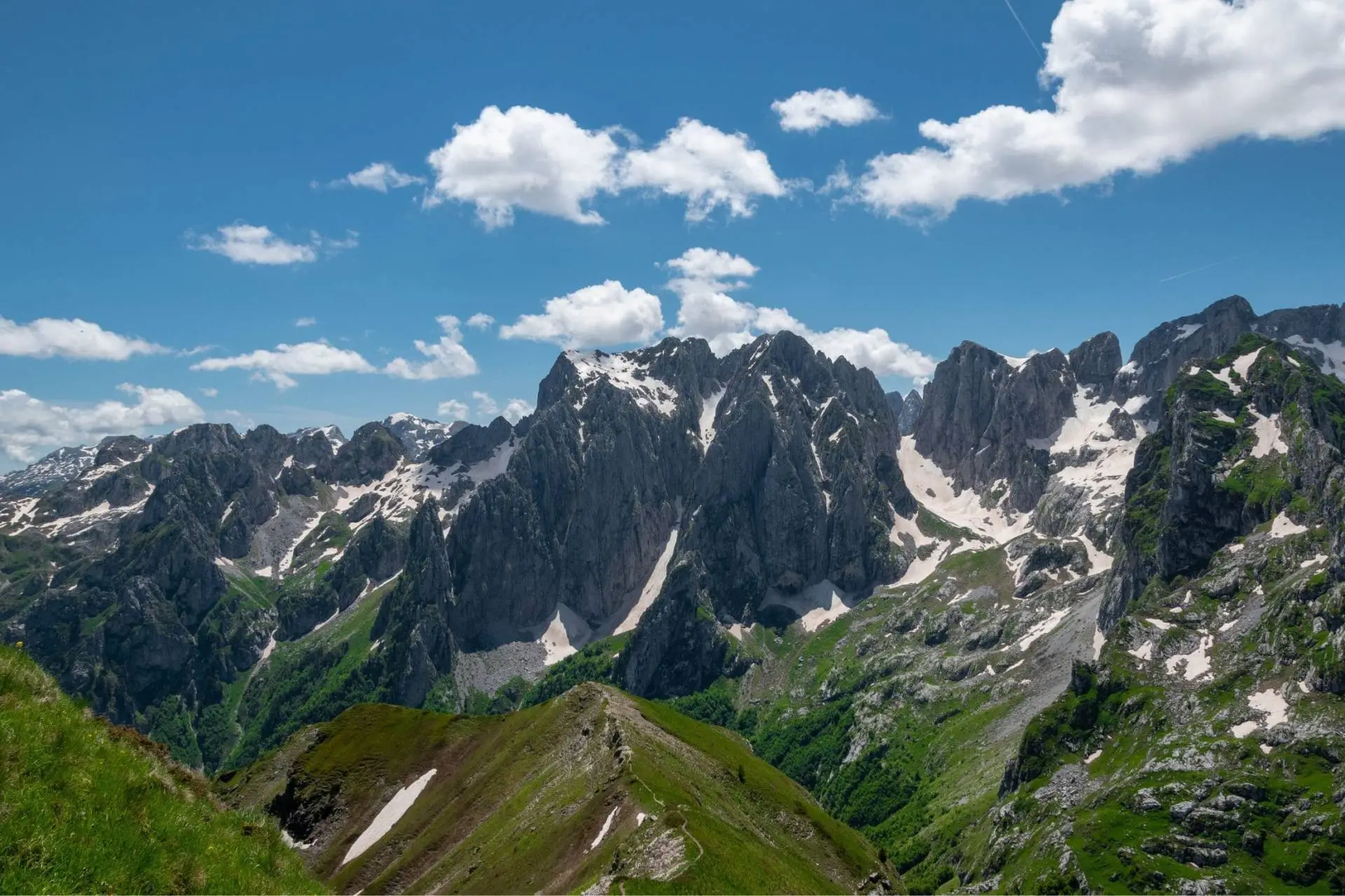 Montenegro’s Mountains: A Year-Round Adventure for Nature Lovers and Thrill Seekers